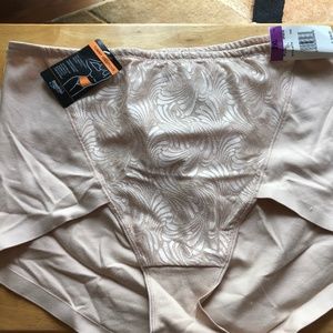 2 Bali Tummy Solutions 2 XL  DF6510 NWT